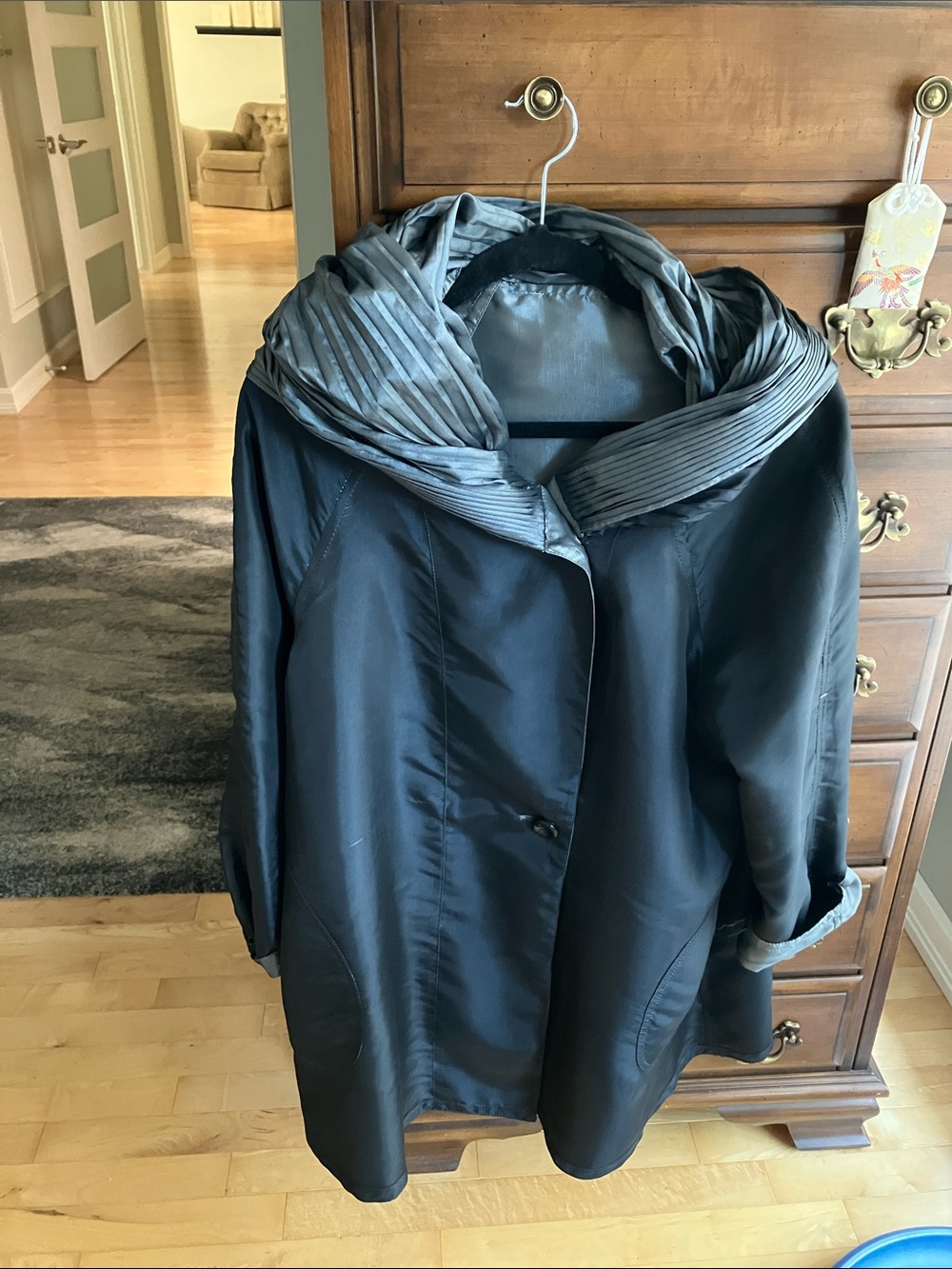 Joseph Ribkoff Reversible topper in black and grey